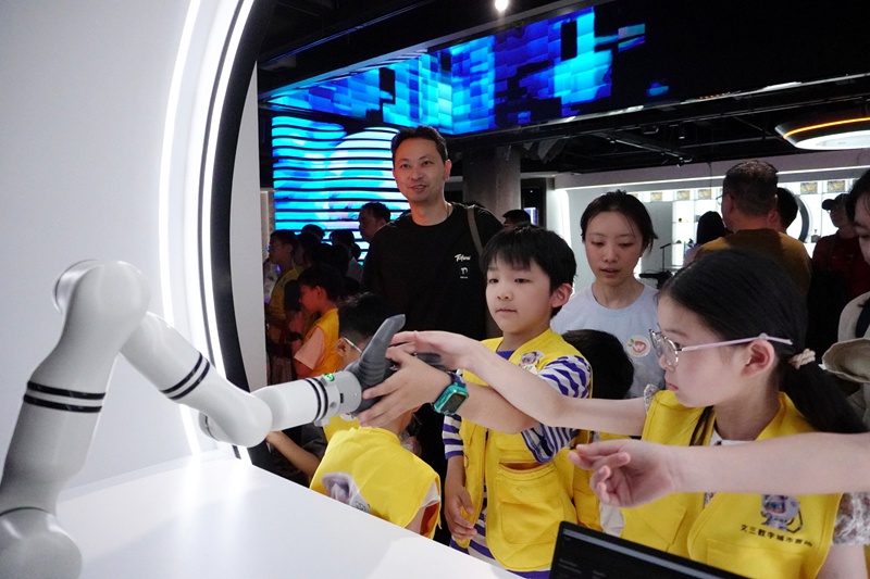 “关键词”：沉浸、慢游、玩科技九游会j9ag“五一”浙江文旅(图8)