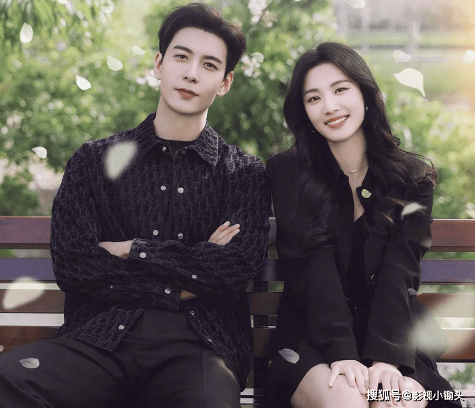 轧戏》双时空交织剧本杀式恋爱太上头九游会j9登陆开年现偶黑马